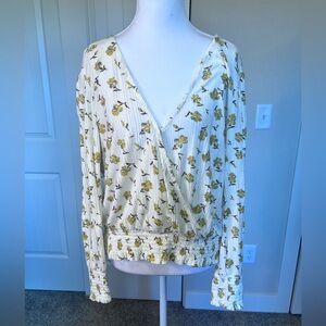 Lucky Brand Wrap-Snap Front Top Yellow Blossoms Smocked Wrist & Waistband Medium